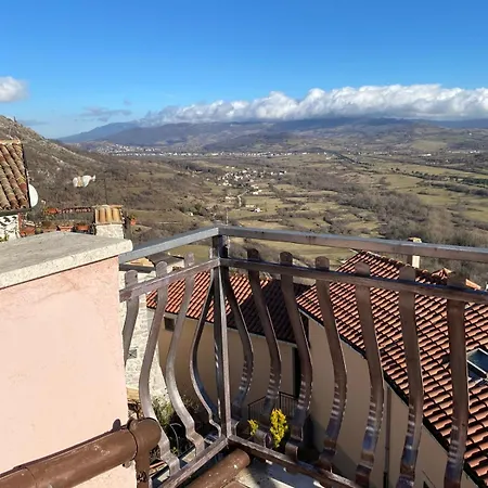 Don Pasquale House Semesterbostad Scontrone